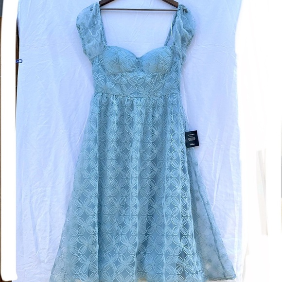 LULUS | NWT XL EXCEEDINGLY ELEGANT BLUE FLORAL APPLIQUÉ BUSTIER MIDI DRESS - Picture 5 of 11